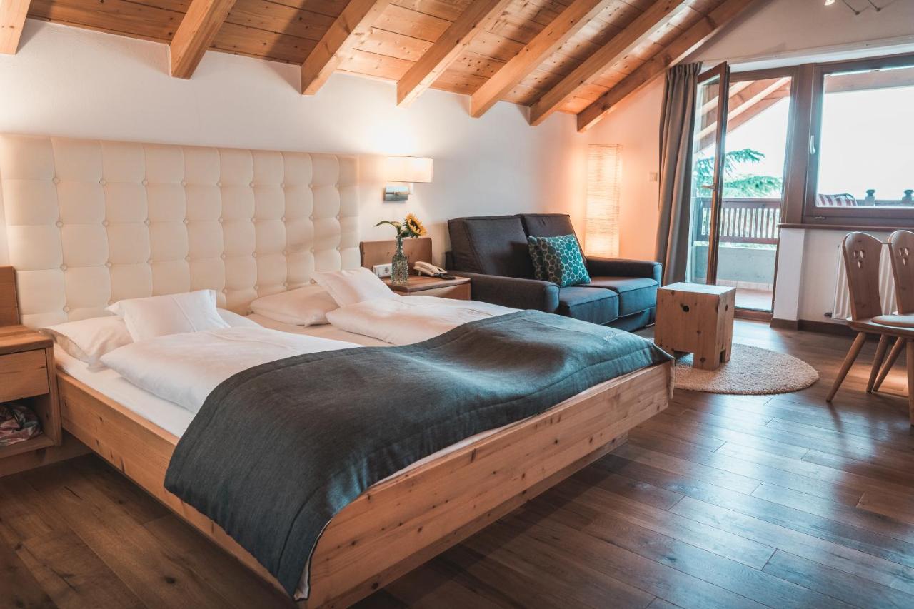 טירולו Small Hotel Sonne מראה חיצוני תמונה