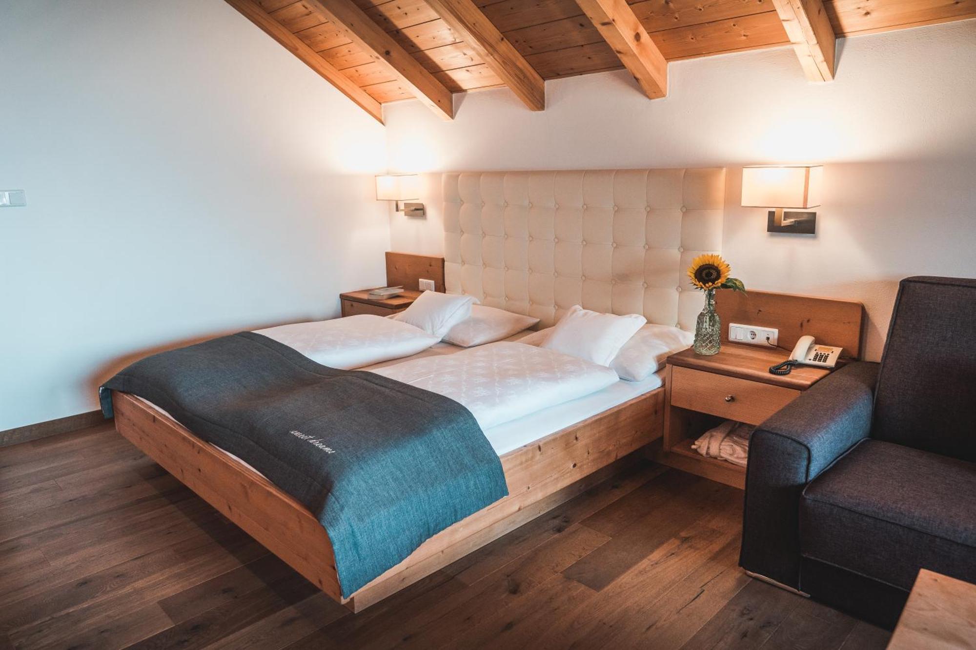 טירולו Small Hotel Sonne מראה חיצוני תמונה