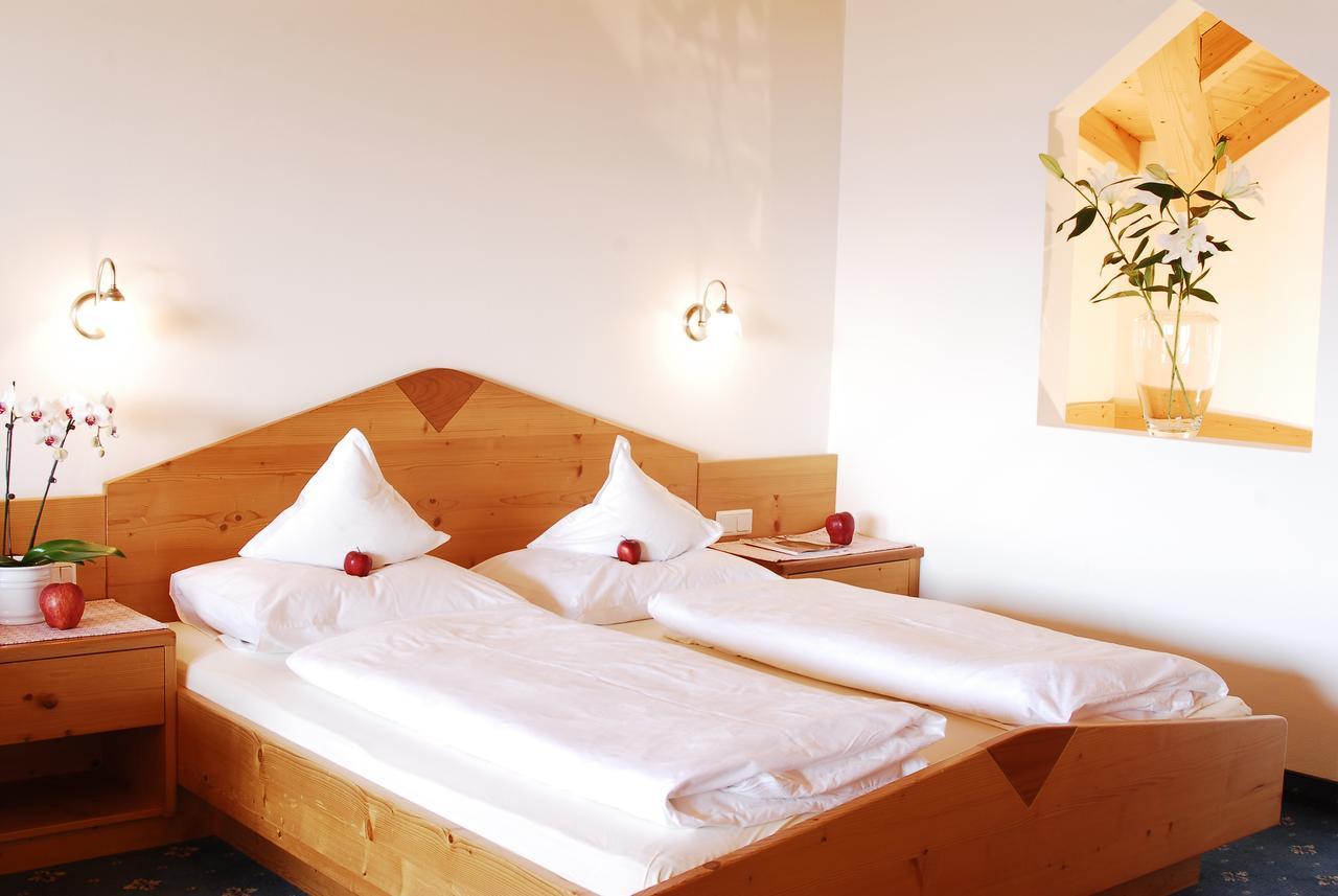 טירולו Small Hotel Sonne מראה חיצוני תמונה