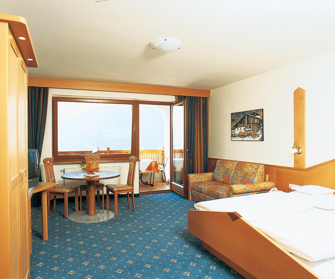 טירולו Small Hotel Sonne מראה חיצוני תמונה
