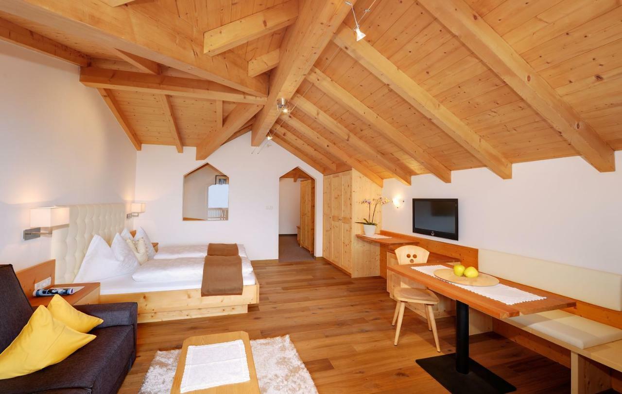 טירולו Small Hotel Sonne מראה חיצוני תמונה